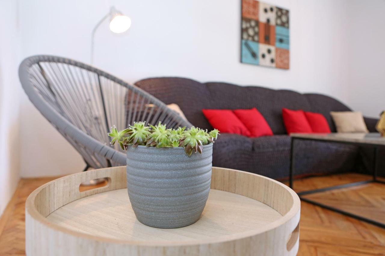 Apartman Charlie Vrsi Bagian luar foto