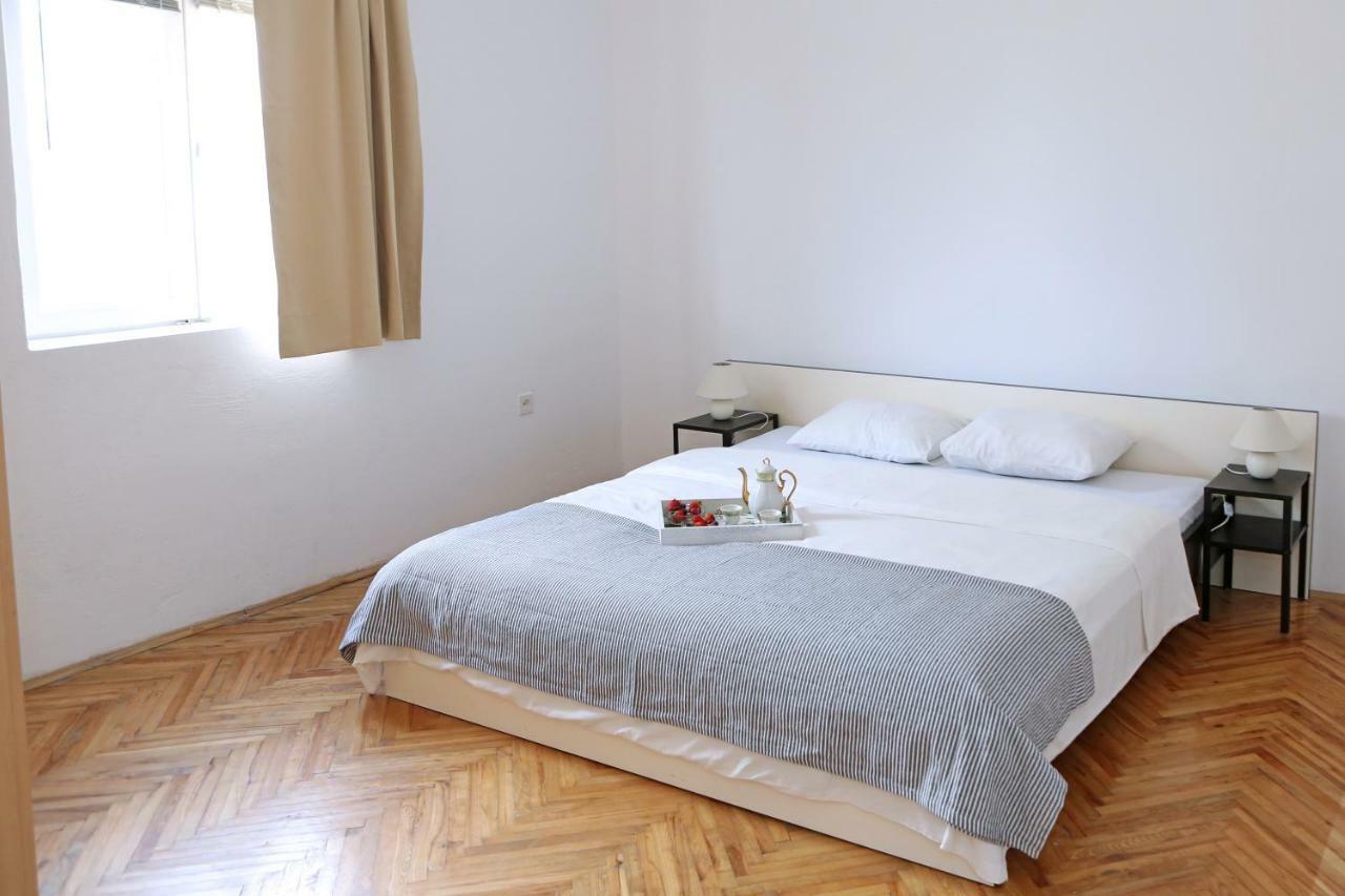 Apartman Charlie Vrsi Bagian luar foto