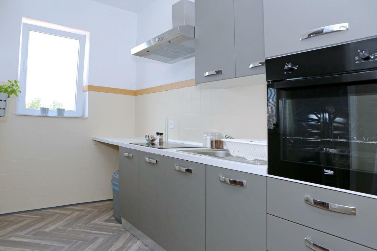Apartman Charlie Vrsi Bagian luar foto