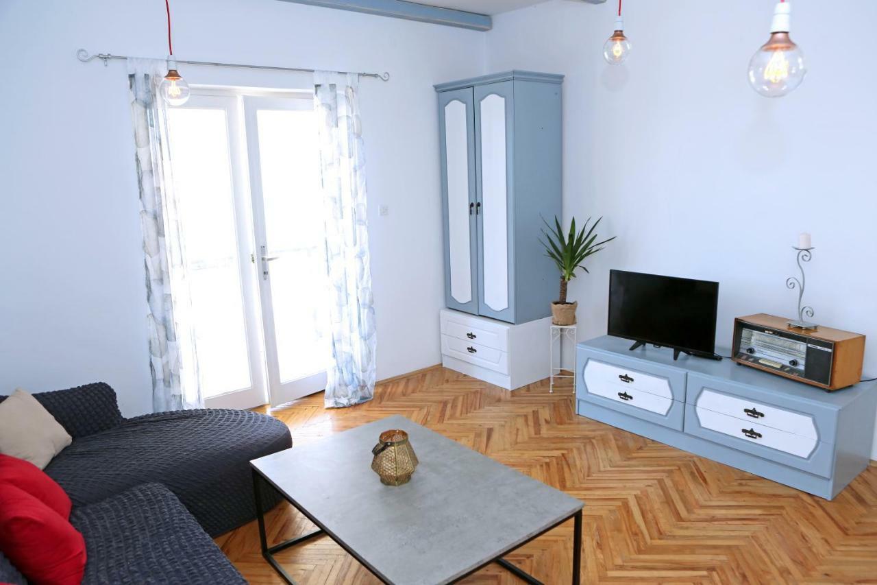 Apartman Charlie Vrsi Bagian luar foto