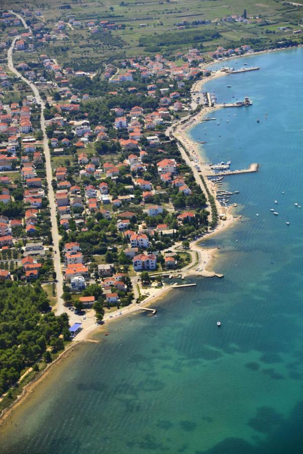 Apartman Charlie Vrsi Bagian luar foto